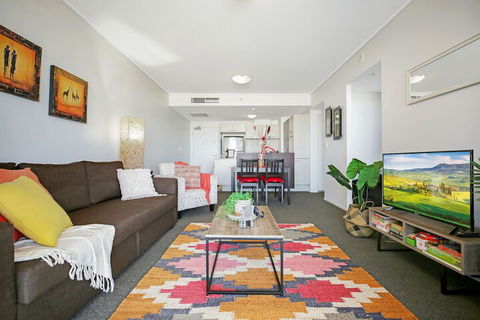 CBD African Charm, Story Bridge & River Views - Kalgoorlie Accommodation 4