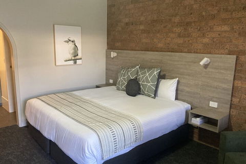 Hamilton's Henry Parkes Motor Inn, Parkes - Kalgoorlie Accommodation 7