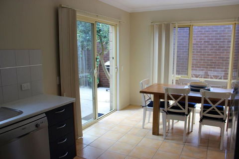 Annies Place - Kalgoorlie Accommodation 3