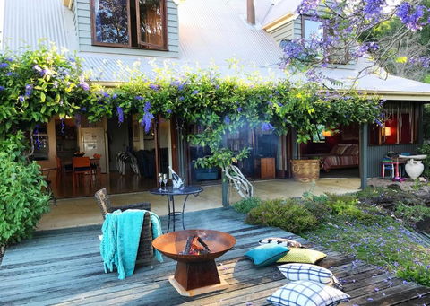 French Cottage & Loft - Kalgoorlie Accommodation 5