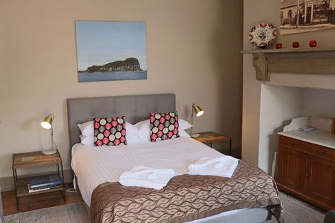Robinson Cottage - Kalgoorlie Accommodation 6