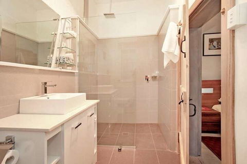 Robinson Cottage - Kalgoorlie Accommodation 7