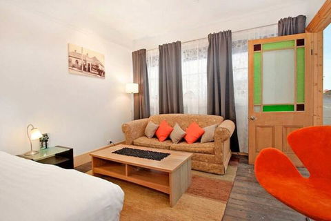 Robinson Cottage - Kalgoorlie Accommodation 3
