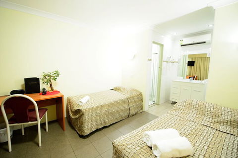 Liberty Plains Motor Inn - Kalgoorlie Accommodation 6