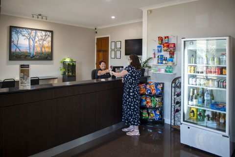 Highlander Motor Inn & Apartments - Kalgoorlie Accommodation 4