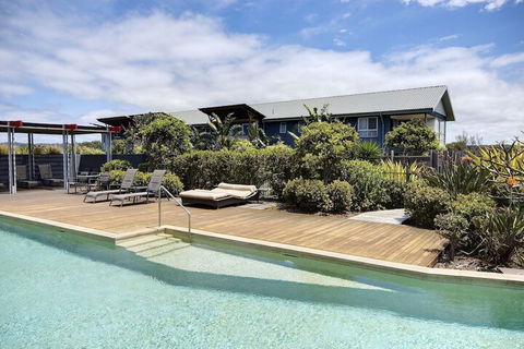 Serenity Diamond Beach - Kalgoorlie Accommodation 5