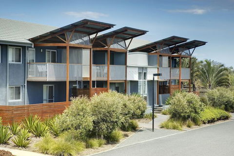 Serenity Diamond Beach - Kalgoorlie Accommodation 1
