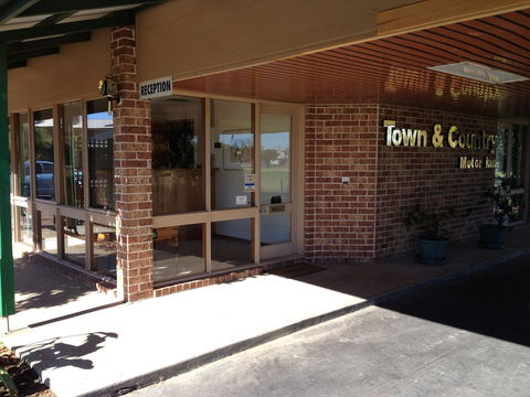Town & Country Motor Inn Forbes - Kalgoorlie Accommodation 3