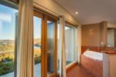 Eagle View Escape - Kalgoorlie Accommodation 0