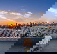 Oaks Melbourne South Yarra Suites - Kalgoorlie Accommodation