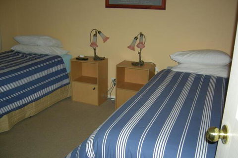 Busy Buzz B & B - Kalgoorlie Accommodation 7