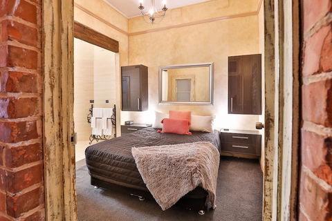 Indulge Apartments - Eighth Street - Kalgoorlie Accommodation 2