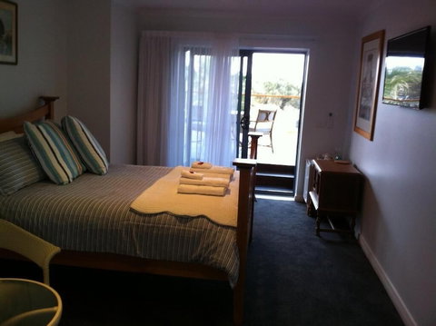Corinella On The Esplanade Bed & Breakfast - Kalgoorlie Accommodation 4