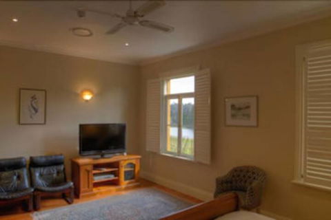 Tizzana Winery Bed & Breakfast - Kalgoorlie Accommodation 5