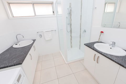 Mildura Holiday Villas - Kalgoorlie Accommodation 6
