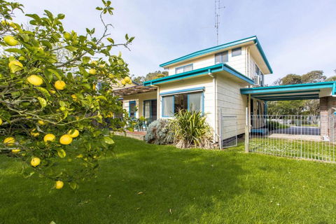 HOLIDAY On NAUTILUS INVERLOCH - Kalgoorlie Accommodation 5