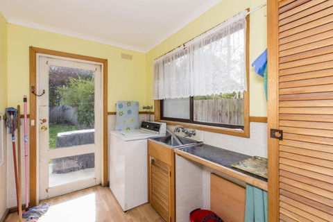 HOLIDAY On NAUTILUS INVERLOCH - Kalgoorlie Accommodation 2