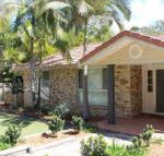 FRANGIPANI BEACH HOUSE PET FRIENDLY 22 Belbourie Cres Boomerang Beach - Kalgoorlie Accommodation