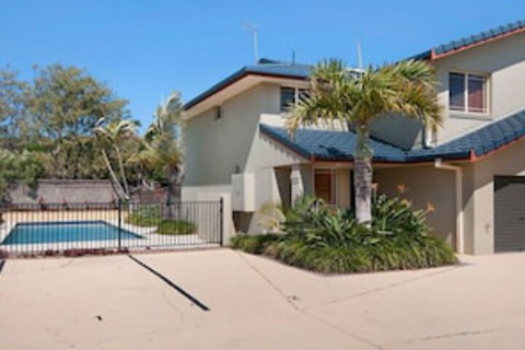 Casuarina 1 - Kalgoorlie Accommodation 0