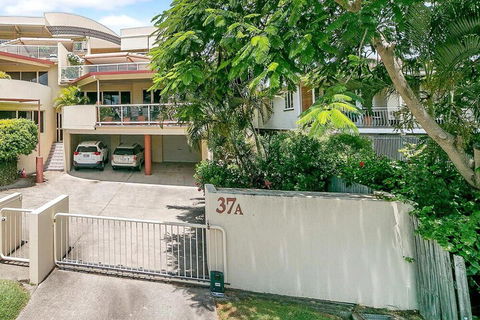 Redcliffe Peninsula Penthouse - Kalgoorlie Accommodation 5