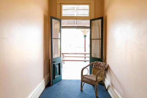 Bank Hotel Dungog - Kalgoorlie Accommodation 2