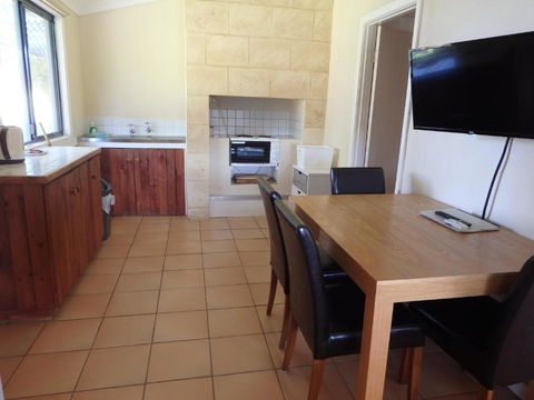Lazy Lobster Holiday Units & Chalets - Kalgoorlie Accommodation 6