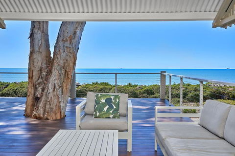 Decked Out By The Sea - Kalgoorlie Accommodation 1