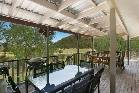 Rosamund House In Broke 4br House In Walking Distance To Cellar Doors - Kalgoorlie Accommodation 0