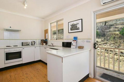 Rosamund House In Broke 4br House In Walking Distance To Cellar Doors - Kalgoorlie Accommodation 5