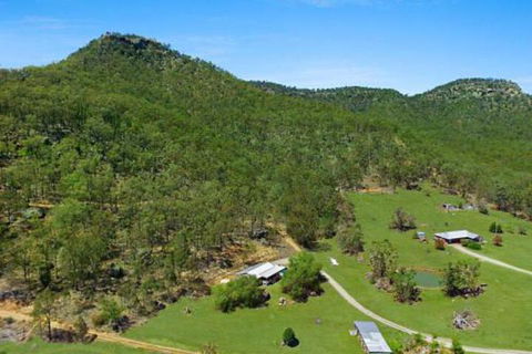 Rosamund House In Broke 4br House In Walking Distance To Cellar Doors - Kalgoorlie Accommodation 2