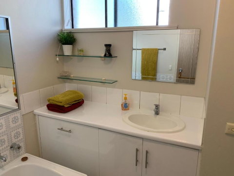 Hurstville Home With A View Comfort & Style - Kalgoorlie Accommodation 1