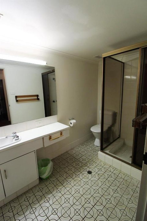 Macquarie Towers 17 1 Waugh Street - Kalgoorlie Accommodation 2