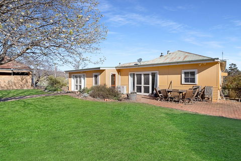 Lone Pine Farmhouse - Kalgoorlie Accommodation 1