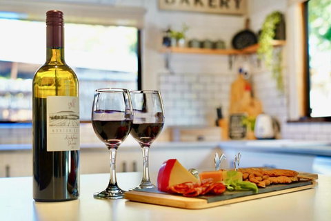 Cedar Country Retreat - Kalgoorlie Accommodation 2