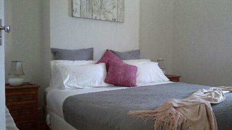Book Keepers Cottage - Kalgoorlie Accommodation 4