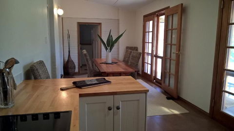 Book Keepers Cottage - Kalgoorlie Accommodation 5