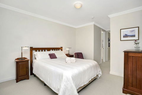 Sunny & Spacious Two Bdr Apt SPF13 - Kalgoorlie Accommodation 2