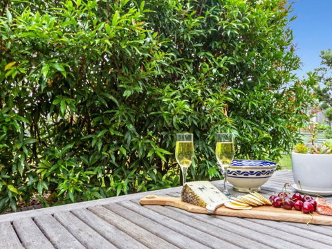 The Boathouse Comfortable Beachfront Home - Kalgoorlie Accommodation 2