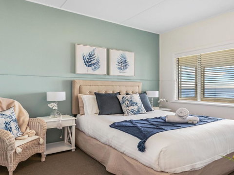 Ocean Blue Apartment Two Oceanfront Apartment - Kalgoorlie Accommodation 3
