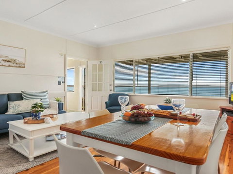 Ocean Blue Apartment Two Oceanfront Apartment - Kalgoorlie Accommodation 2