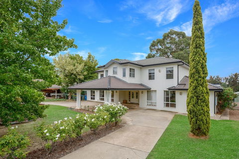 Mudgee Country Grandeur Home - Kalgoorlie Accommodation 1