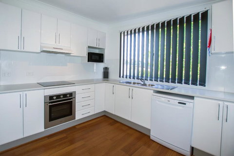 Topaz Cottage - Kalgoorlie Accommodation 3