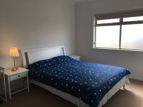 Apple House Point Cook - Kalgoorlie Accommodation 4