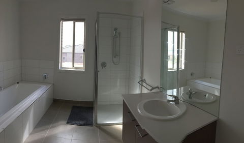 Apple House Point Cook - Kalgoorlie Accommodation 2