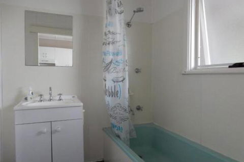 1 / 9 Donlan Rd Donlans Delight - Kalgoorlie Accommodation 5