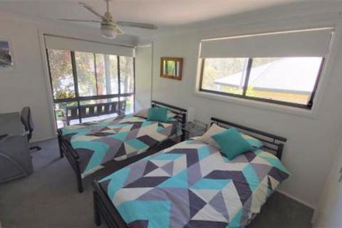 9 Hayward St. Stay Lakeside - Kalgoorlie Accommodation 5