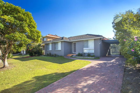77 Lake Entrance Rd Waterfront Wonder - Kalgoorlie Accommodation 4
