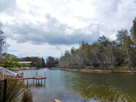 77 Lake Entrance Rd Waterfront Wonder - Kalgoorlie Accommodation 5