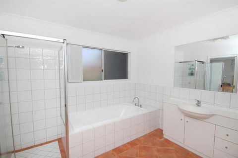 FANTASTIC HOLIDAY UNIT In A PERFECT LOCATION - Kalgoorlie Accommodation 3