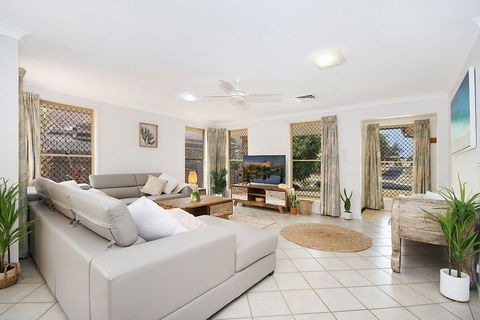 Kailani Beach House - Kalgoorlie Accommodation 0
